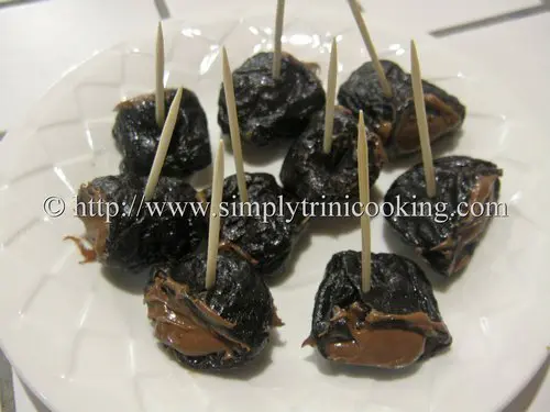 Stuffed prunes with peanut butter and nutella