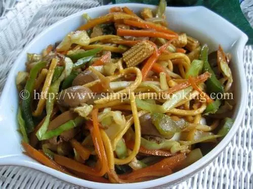 A Quick and Easy Vegetable Chow Mein 1 vegetable chow mein